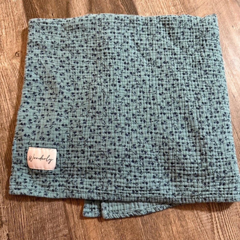 Wonderly Floral Swaddle